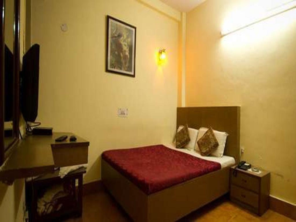 Hotel Woodland Deluxe Nueva Delhi Habitación foto