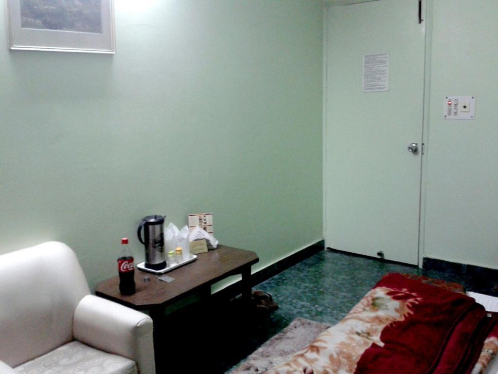 Hotel Woodland Deluxe Nueva Delhi Habitación foto