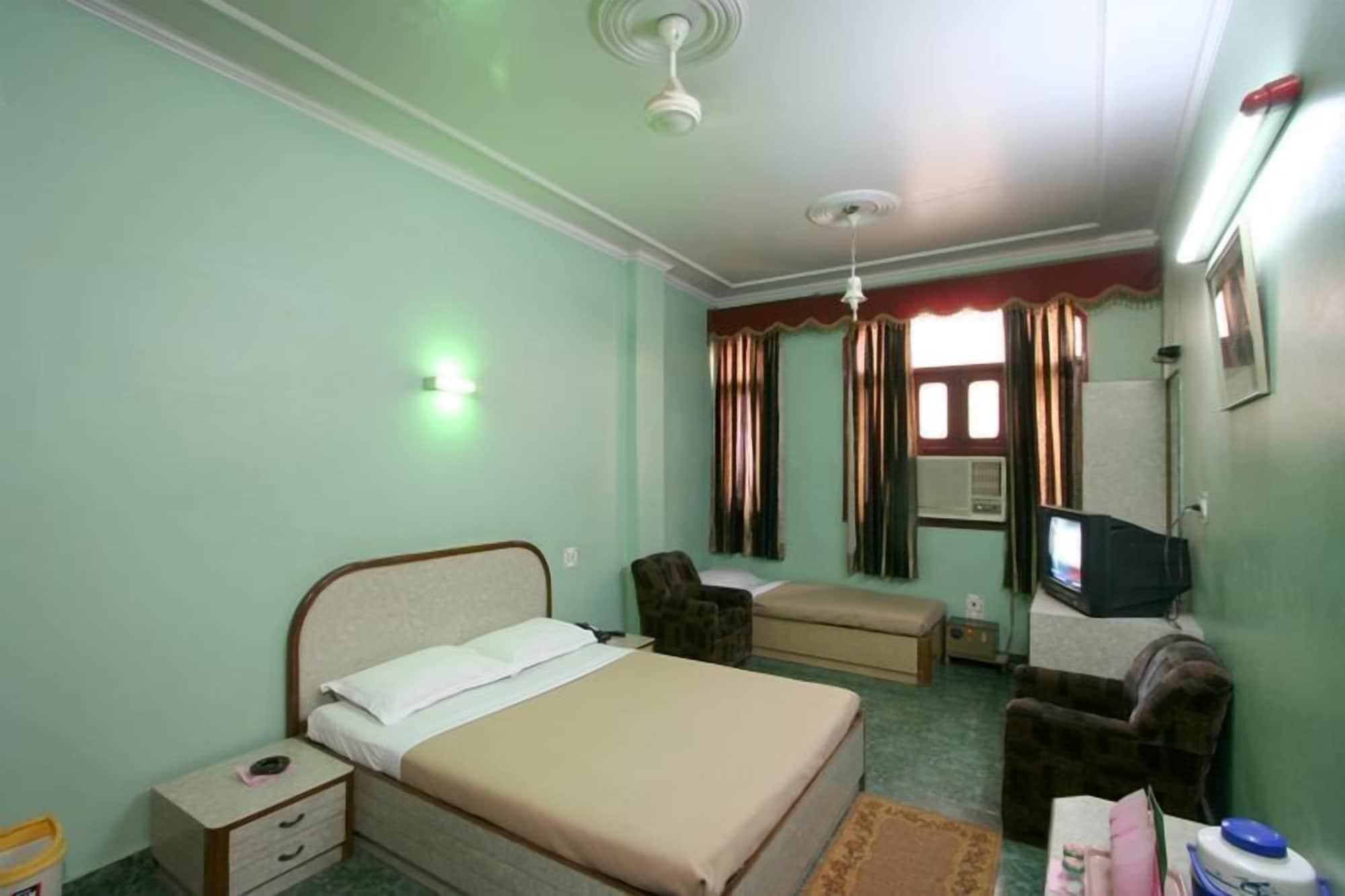 Hotel Woodland Deluxe Nueva Delhi Exterior foto