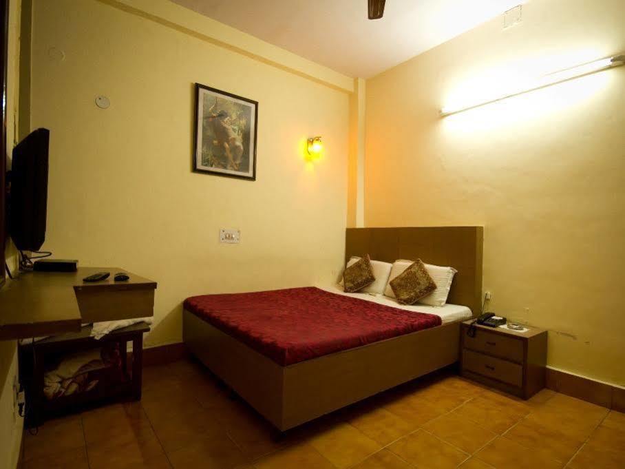 Hotel Woodland Deluxe Nueva Delhi Exterior foto